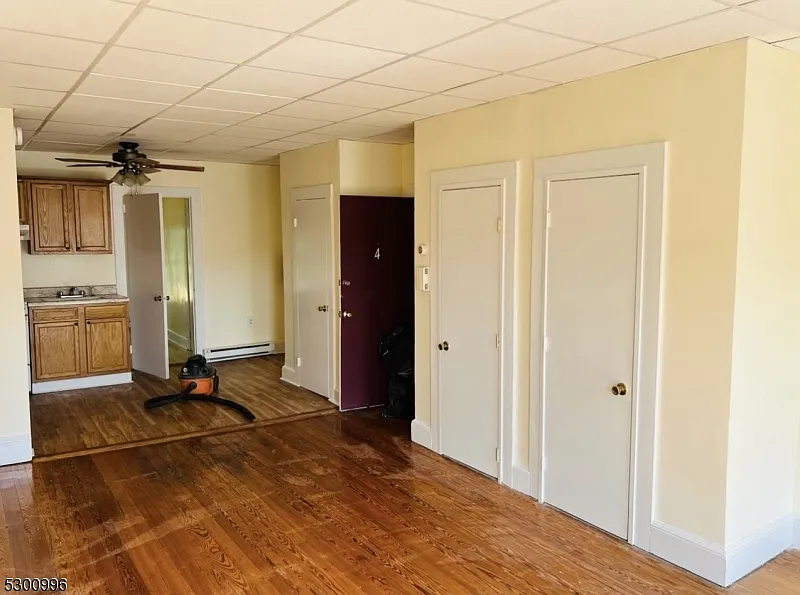 1 bed, 1.0 bath, $1,200 — Photo 3