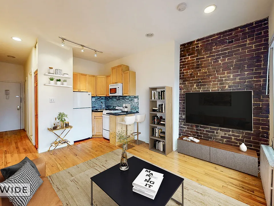 309 E 9th St #5D