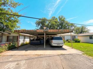 513 Scott St, Tye, TX 79563