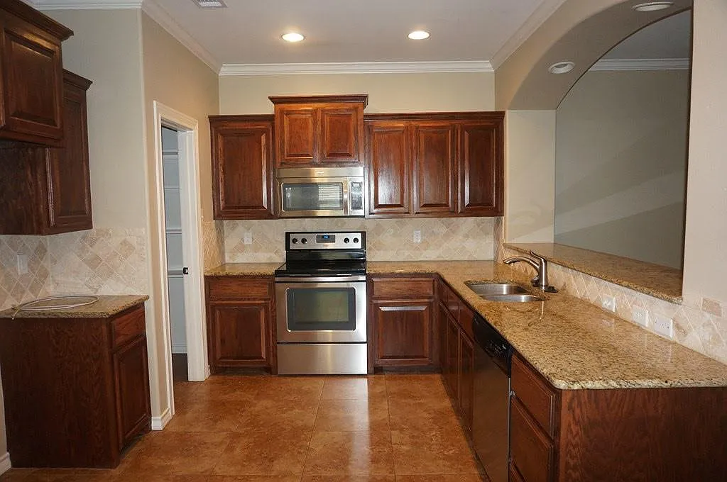 4621 Southland Blvd — Photo 3