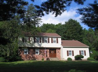 10 Flintlock Dr, Danbury, CT 06811