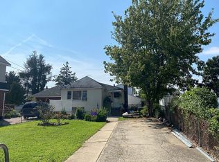 48 Doherty Ave, Elmont, NY 11003