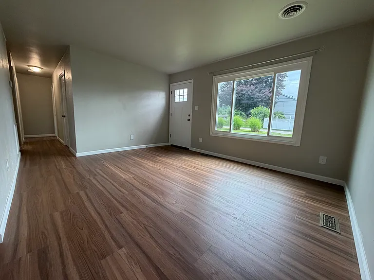 407 Rothey Dr — Photo 7