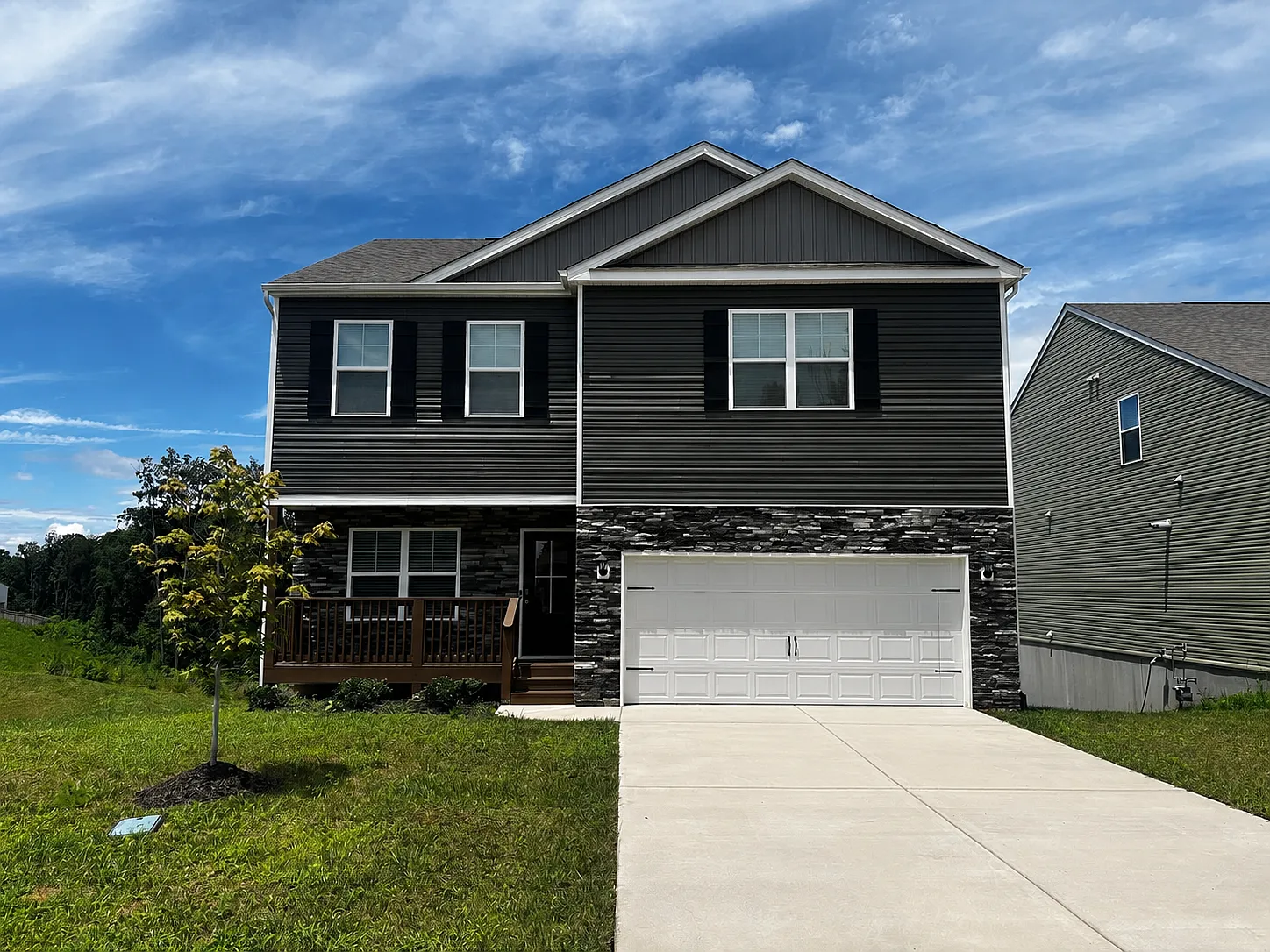 3 bed, 3.5 bath, 2976 sqft, $3,495 — Photo 1