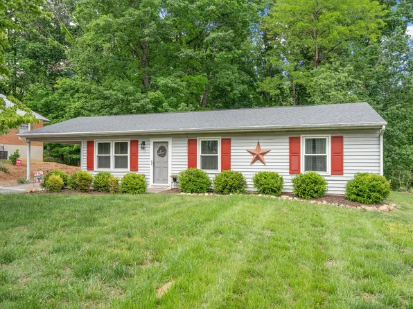 4417 Indian Hill Rd, Salem, VA 24153