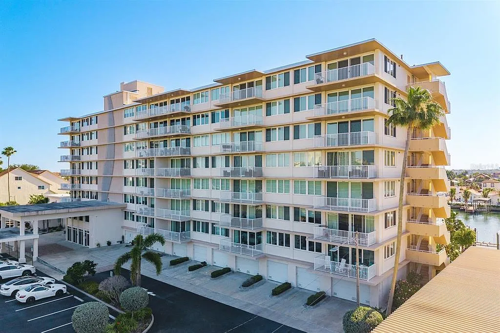 2 bed, 2.0 bath, 1370 sqft, $3,400 — Photo 1