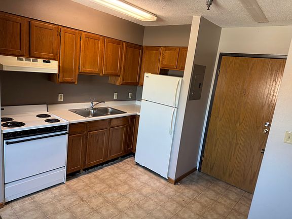 2nd image of 417 N Main St #204