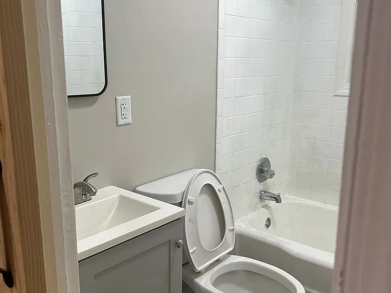 610 Hunter St — Photo 13