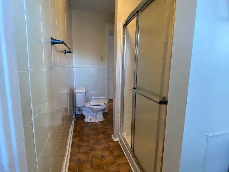 1204 Memorial Ave #3 — Photo 16