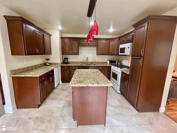 3rd image of 5519 Copley Square Rd