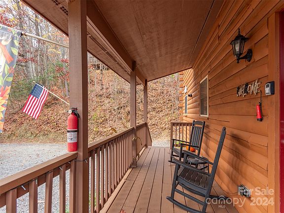 3rd image of 139 Saddle Dr
