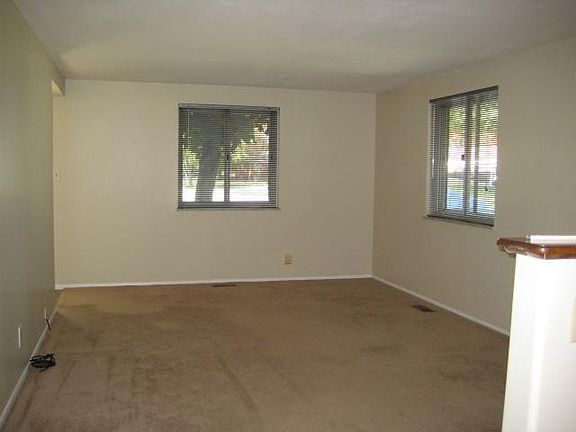 4th image of 9409 E Granville Pl