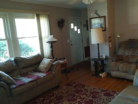 4th image of 2314 Frances Ave