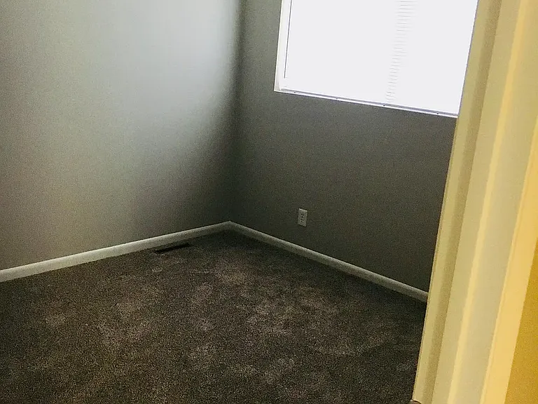 401 Century Ct — Photo 17