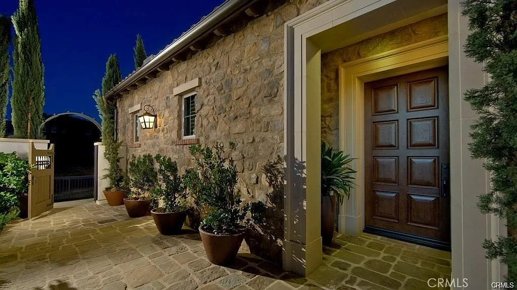 4 bed, 6.0 bath, 4145 sqft, $11,000 — Photo 4