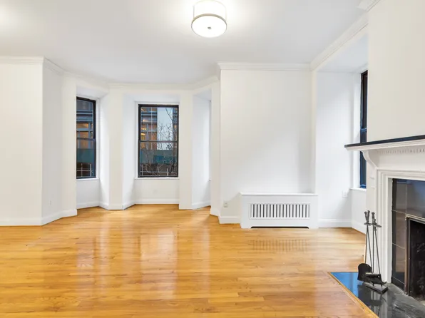 121 Madison Avenue image 1 of 9