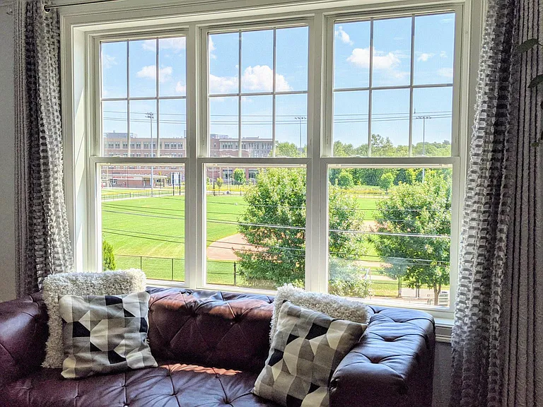 Picture window