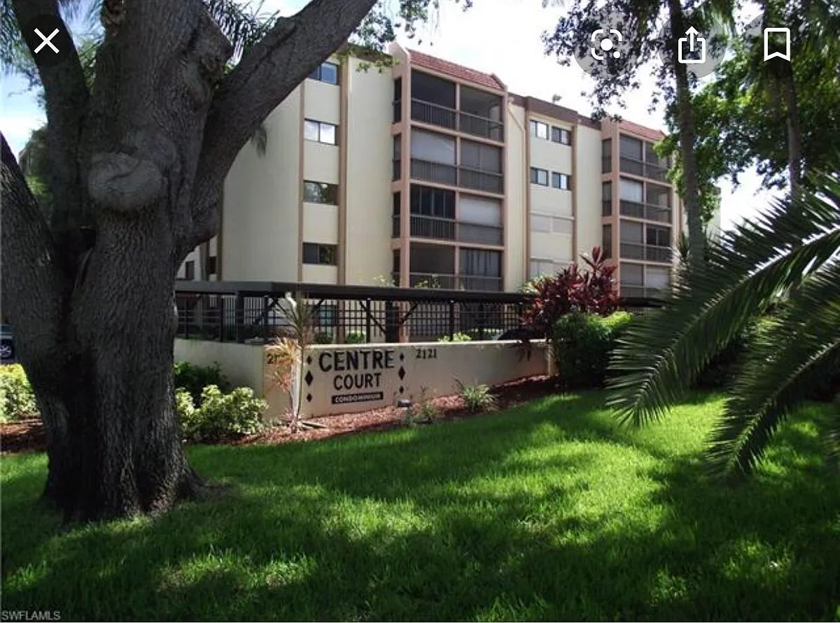 Private condominium - assigned parking - 2121 Collier Ave #513