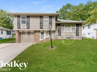 9220 Oakland Ave, Kansas City, MO 64138