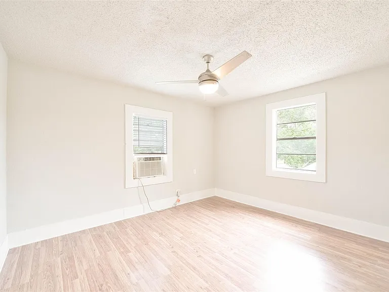 315 8th Ave N #4 — Photo 2