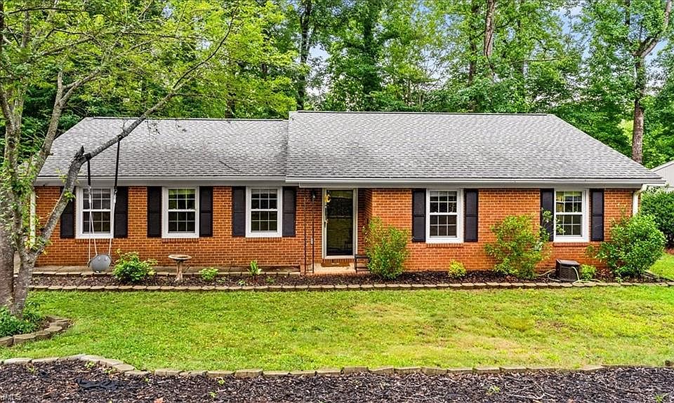 1st image of 2004 Cottage Pl