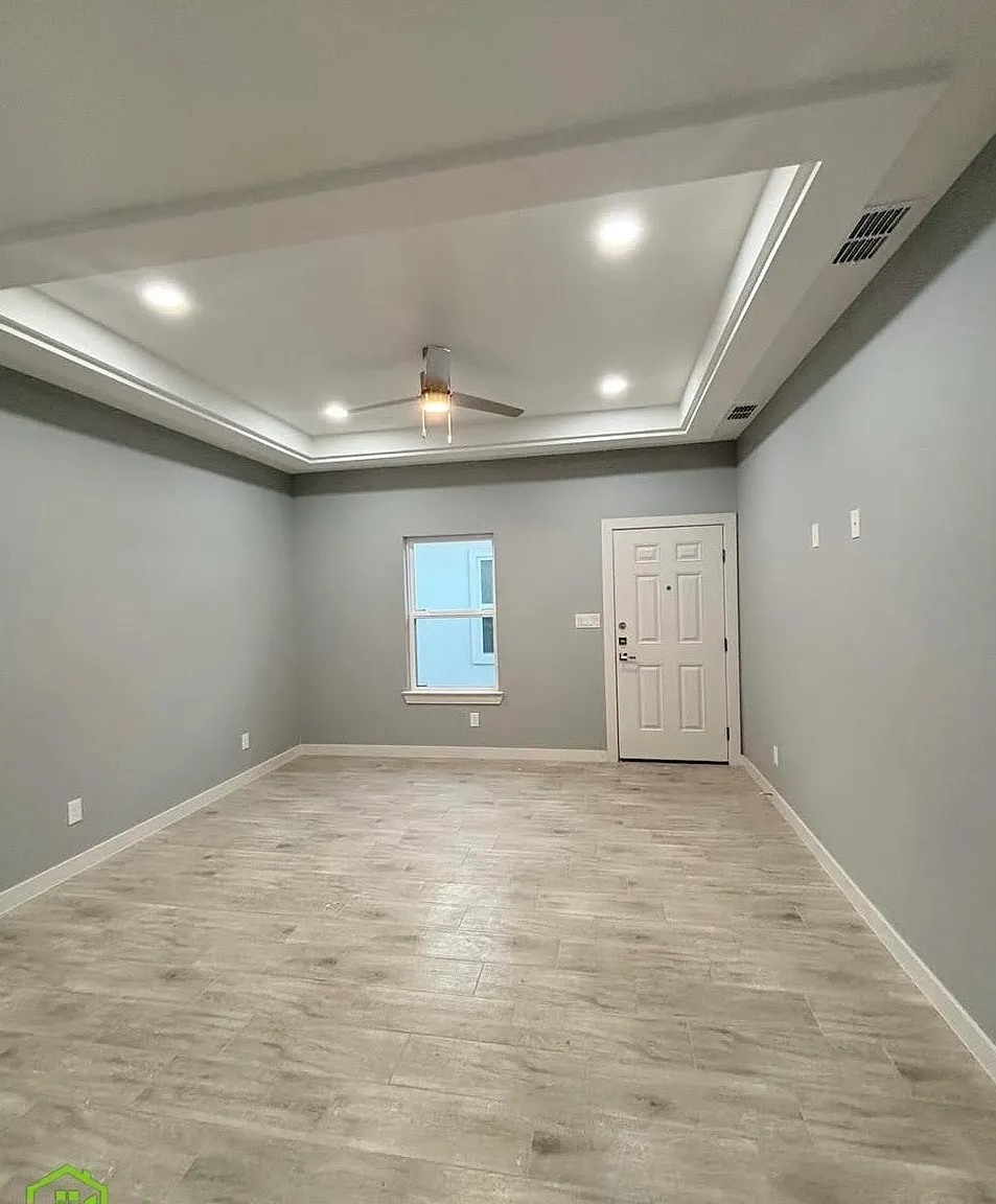 3 bed, 1026 sqft, $1,350 — Photo 3