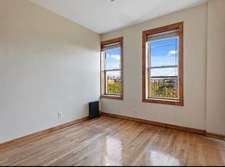 352 S 3rd St #4D, Brooklyn, NY 11211