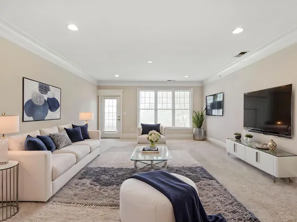 623 Waterford Lake Dr, Cary, NC 27519