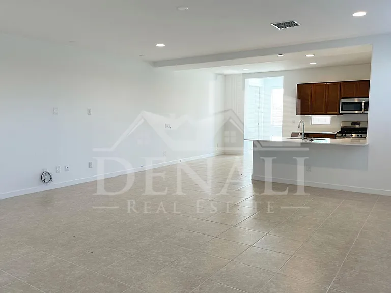 11682 N 188th Dr — Photo 2