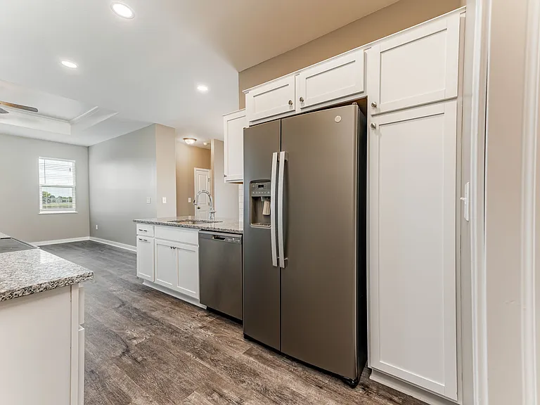 1603 W Gemstone St — Photo 8