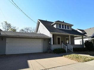 1137 Oak St, Red Wing, MN 55066