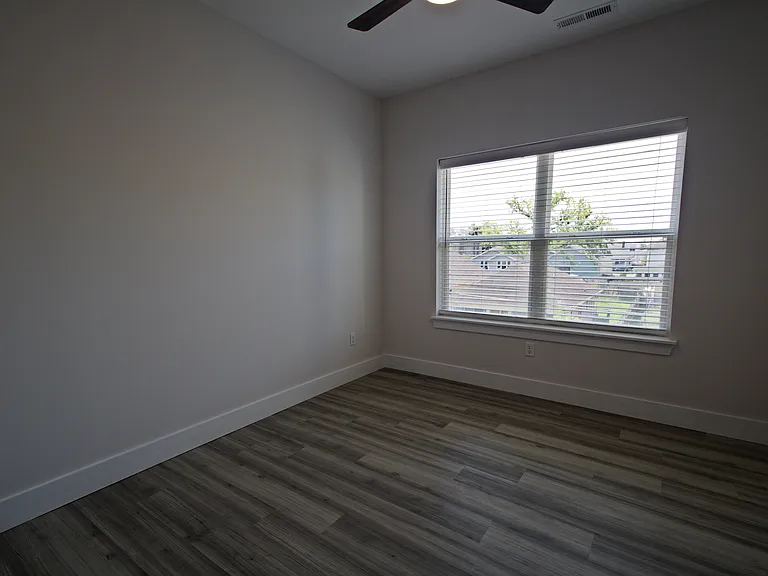 1805 Duncan Ave — Photo 34