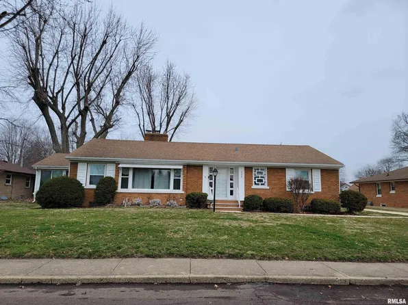 2229 W Manor Pkwy, West Peoria, IL 61604