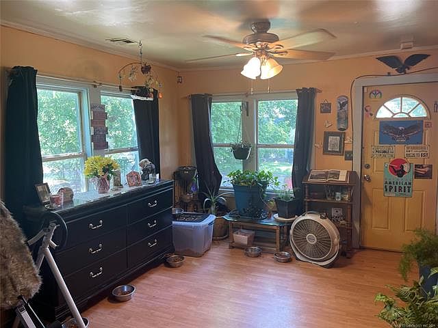 2nd image of 1615 N Lewis Pl