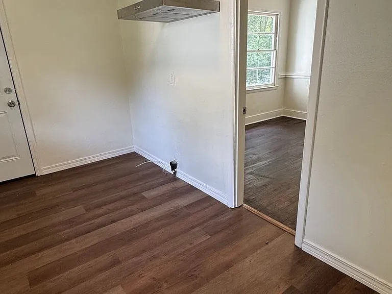 3923 Moffett Ct — Photo 10