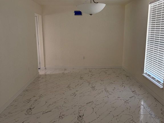 3rd image of 2110 Bentvine Dr