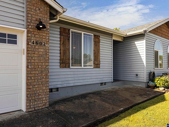 3rd image of 4602 Settlers Dr NE