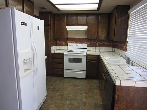 5th image of 8115 Woodlake Hills Dr