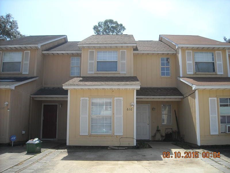 1st image of 610 Virginia Oak Ct
