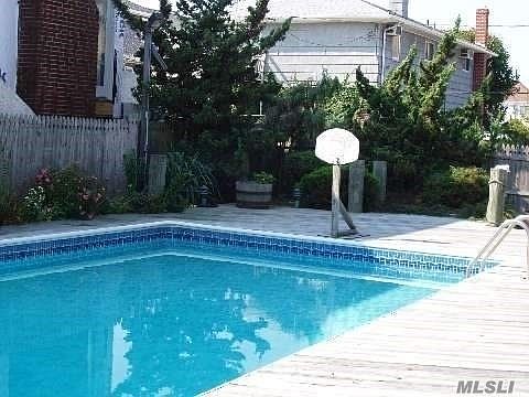 4th image of 35 Trenton Ave