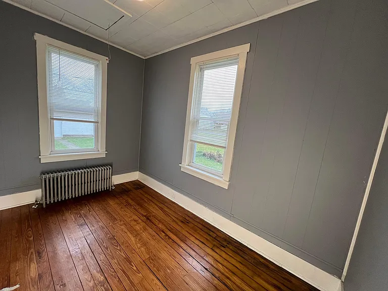 206 E Market St — Photo 8
