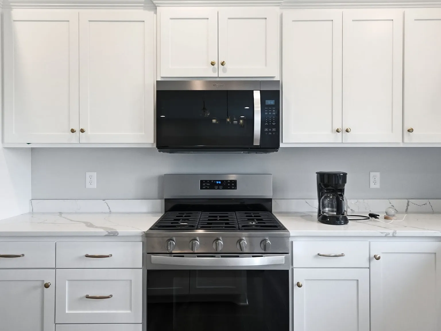 4 bed, 2545 sqft, $2,800 — Photo 2