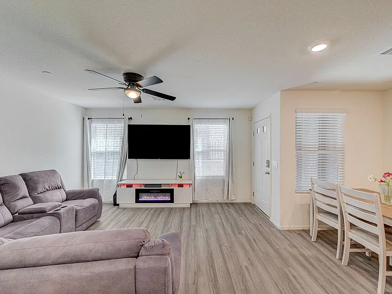 6928 Honor Hill St — Photo 25
