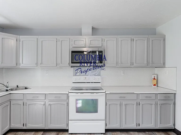 22213 NE 37th Ave — Photo 17
