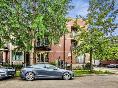 2002 W Race Ave APT 1W, Chicago, IL, 60612