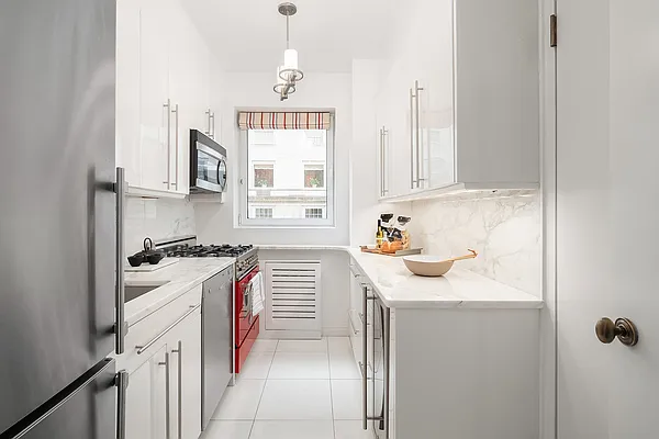 Sold by Compass | media 7