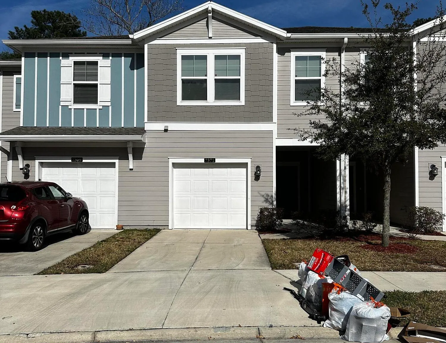 3 bed, 2.5 bath, 1660 sqft, $1,700 — Photo 2