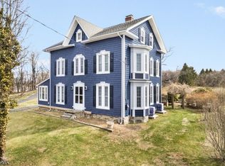 23 Knowlton Rd, Columbia, NJ 07832