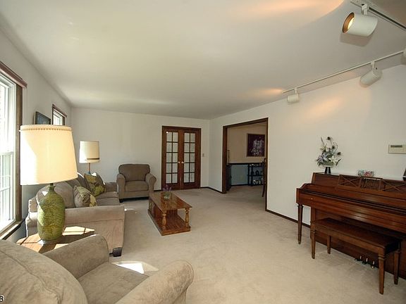 5th image of 675 John Christian Dr
