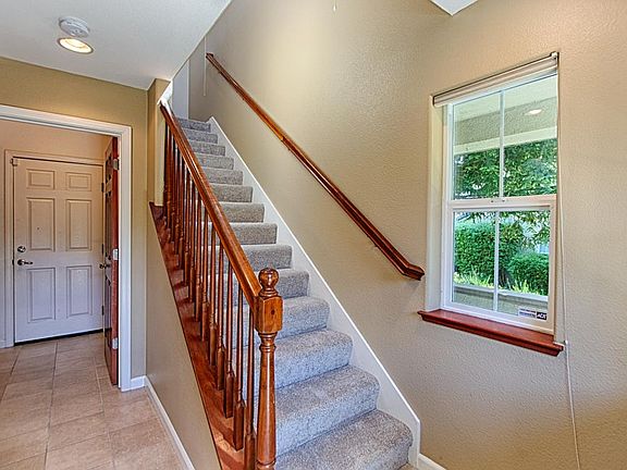 5th image of 131 El Capitan Ct